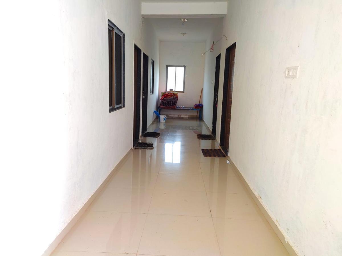 V J Farmstay Garudeshwar Bagian luar foto