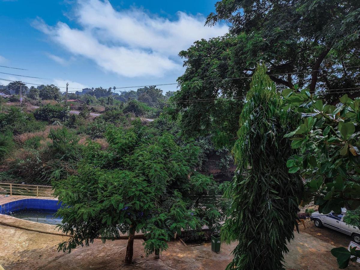 V J Farmstay Garudeshwar Bagian luar foto